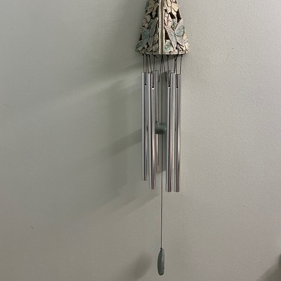 Wind Chimes New with Butterfly Motif - Picture 5 of 7